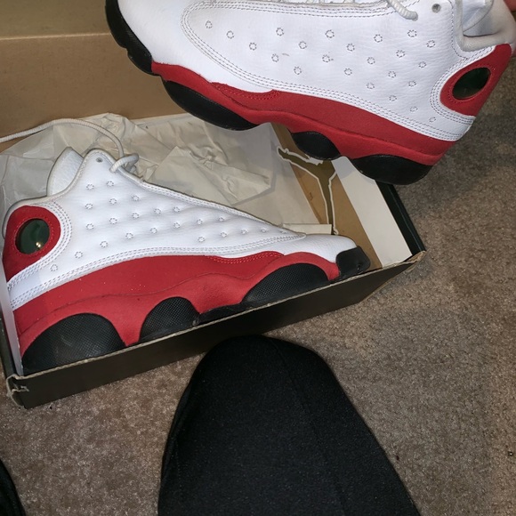 Kids size 5-5.5 Jordan’s & foams - Picture 6 of 7